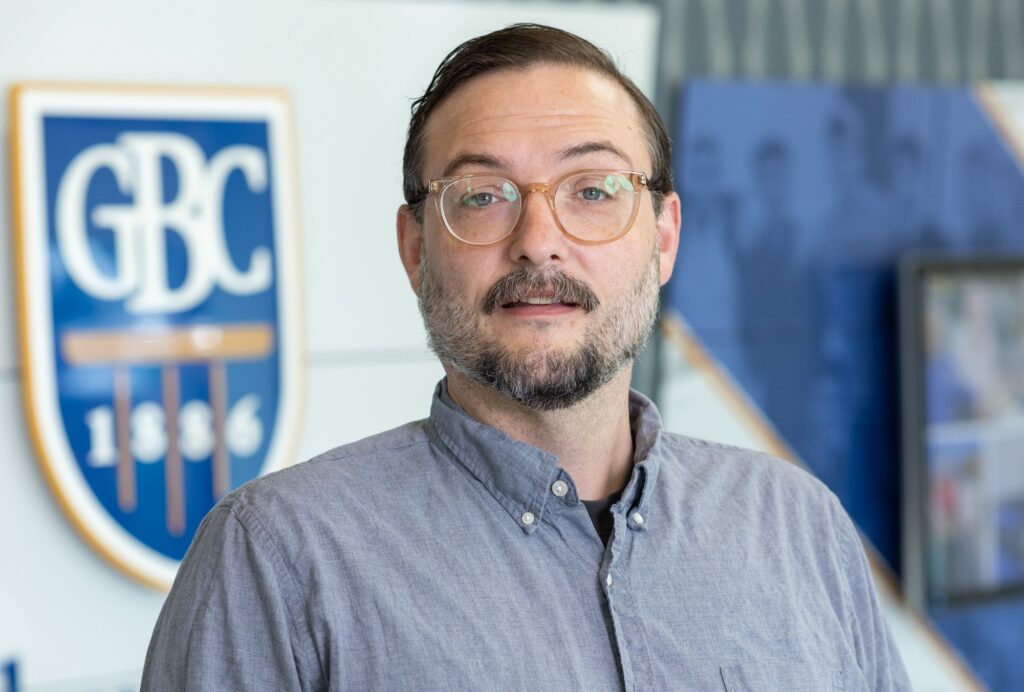 Professor Caleb Curtiss Headshot